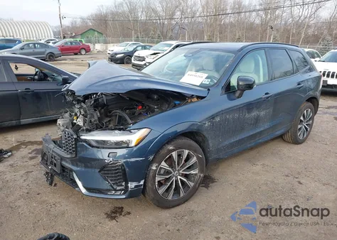 2024 Volvo Xc60 B5 Core Dark Theme из США, поврежденный, VIN YV4L12RKXR1806829